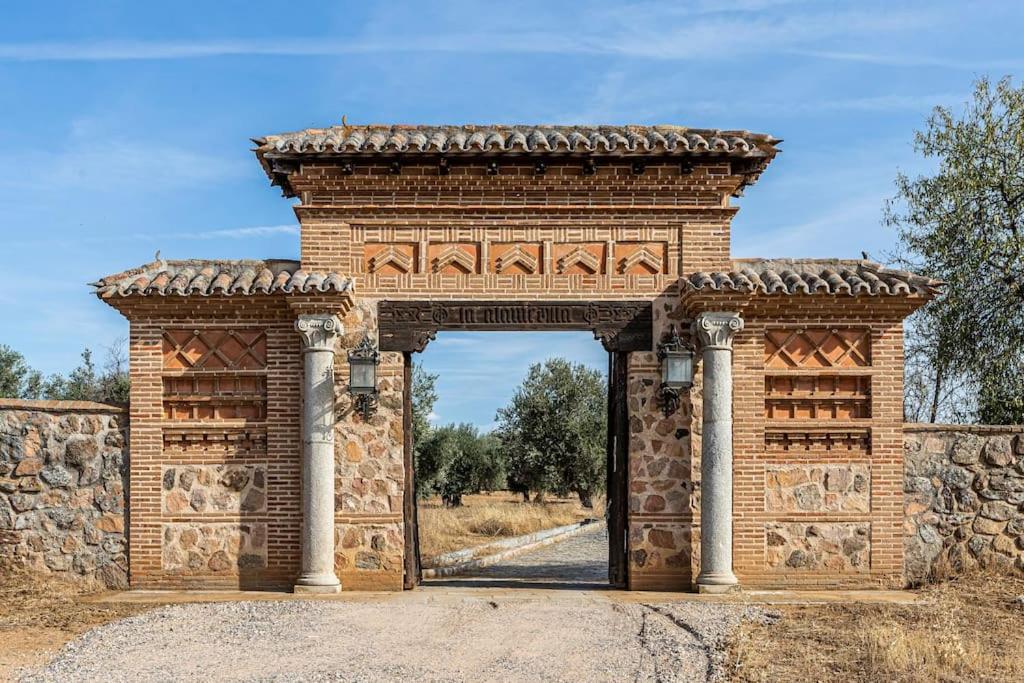 Casa Palacio Toledo Puy Du Fou מראה חיצוני תמונה